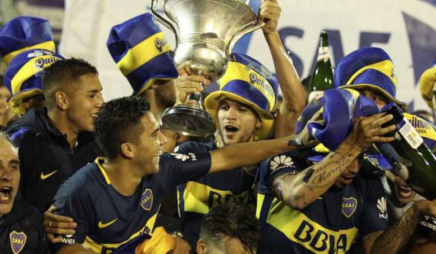 Un defensor campeón con Boca se postuló para volver.