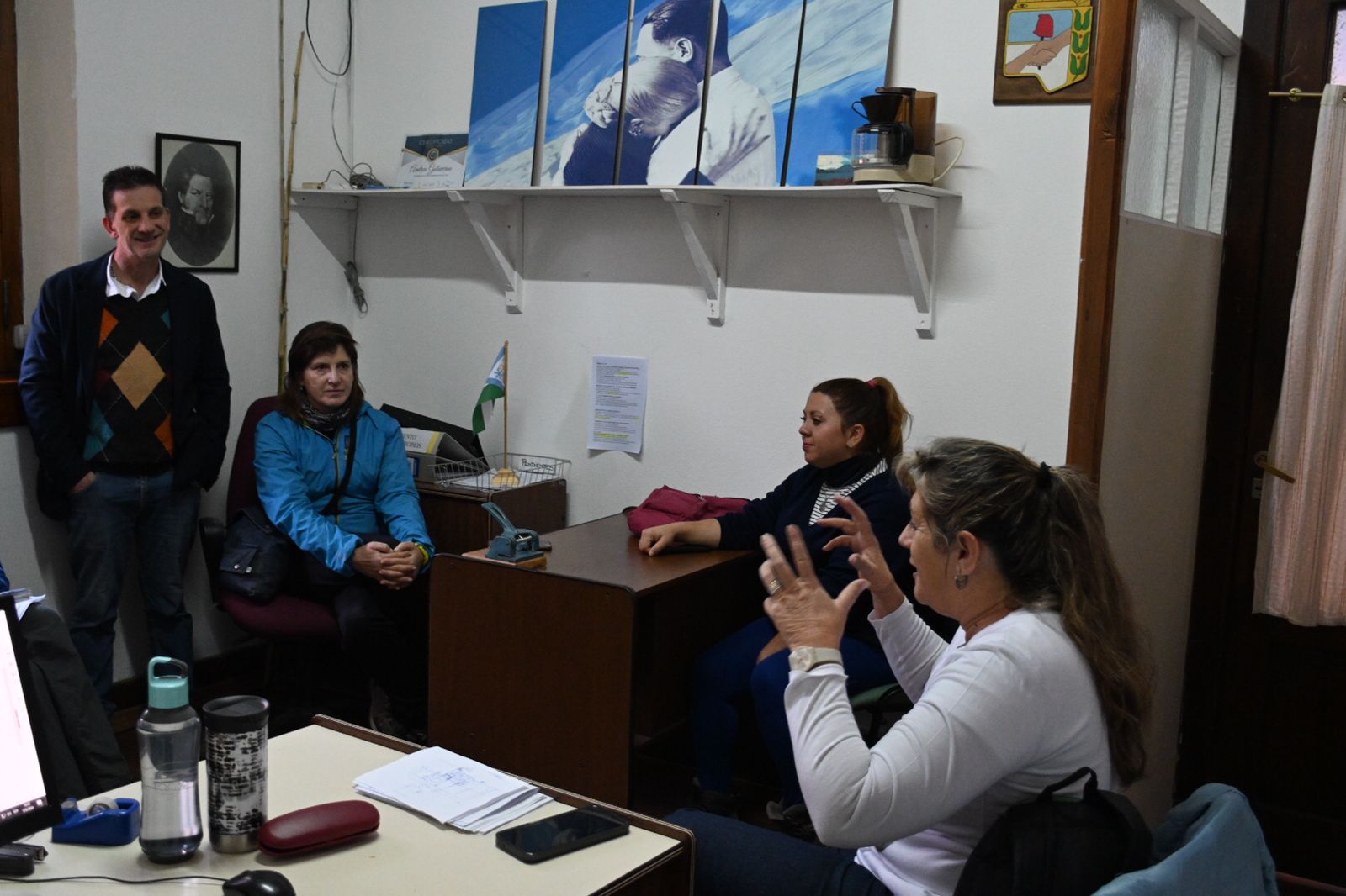 La docente Fátima Mariño, impulsora inicial del programa, estuvo hoy en el Concejo para buscar apoyos en el intento de revertir la decisión provincial. (Alfredo Leiva) 