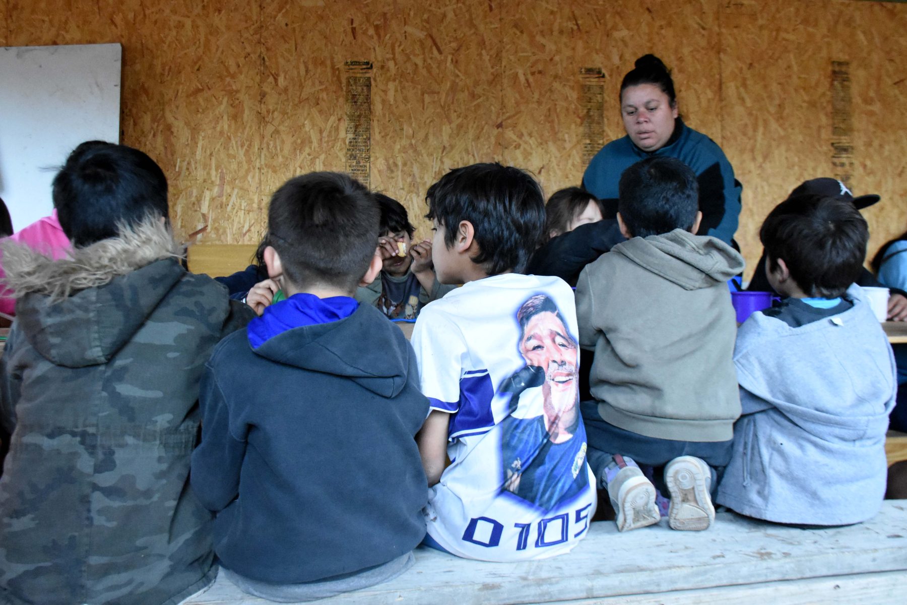 "El Diego" presente en La Rosenda. No sólo porque Nino es de Boca, sino porque la filial Patagonia Tripera les ha hecho donaciones. Foto Matías Subat.