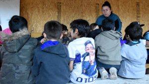 Levantaron un merendero en la meseta de Neuquén para que los chicos «no anden metidos en la basura»