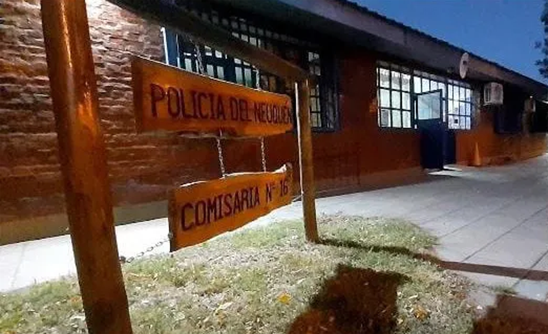 Efectivos de la comisaría 16 de Neuquén asistieron a una mujer en trabajo de parto en el barrio San Lorenzo.