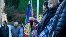 Imagen de Video | Izaron la bandera mapuche en la Universidad del Comahue en Neuquén