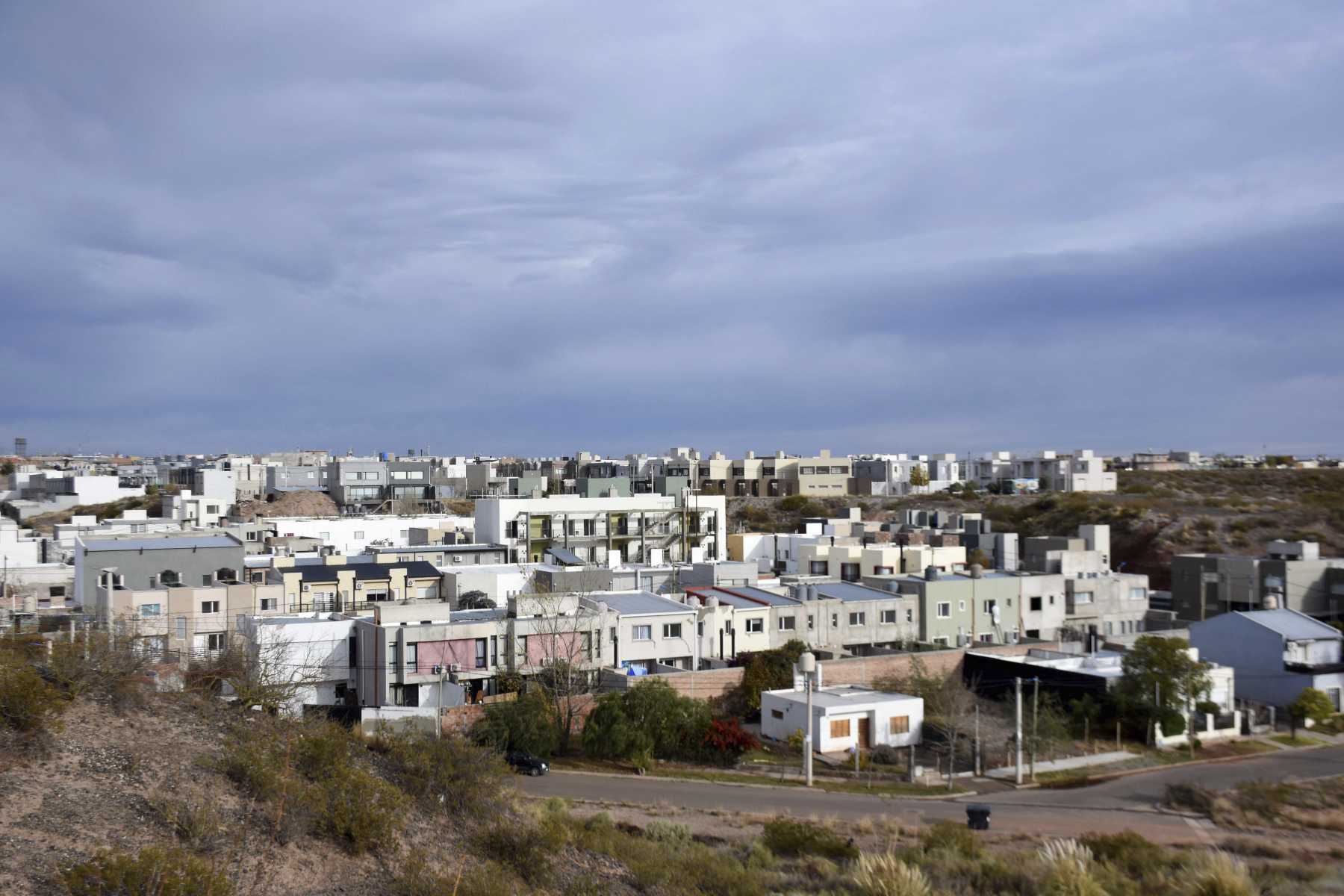 En Terrazas de Neuquén muchos complejos ya con sus nuevos dueños, tienen más de 4 años sin pagar retributivos (foto Matías Subat)