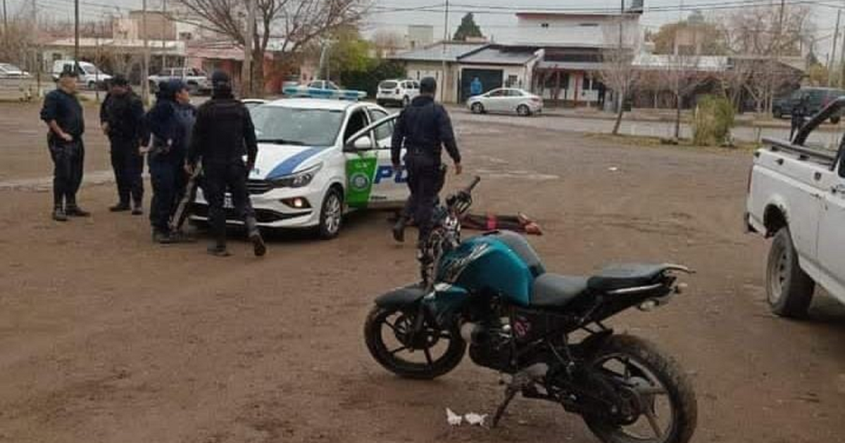 Persecución y detención en Allen: recuperan una moto robada hace cuatro meses en Neuquén thumbnail