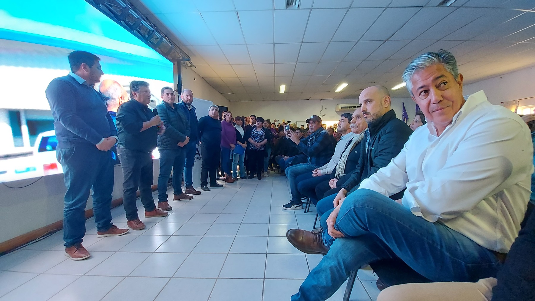 El gobernador Rolando Figueroa en la reunión del MPN en Chos Malal. Foto: Nicolás Fuentes.