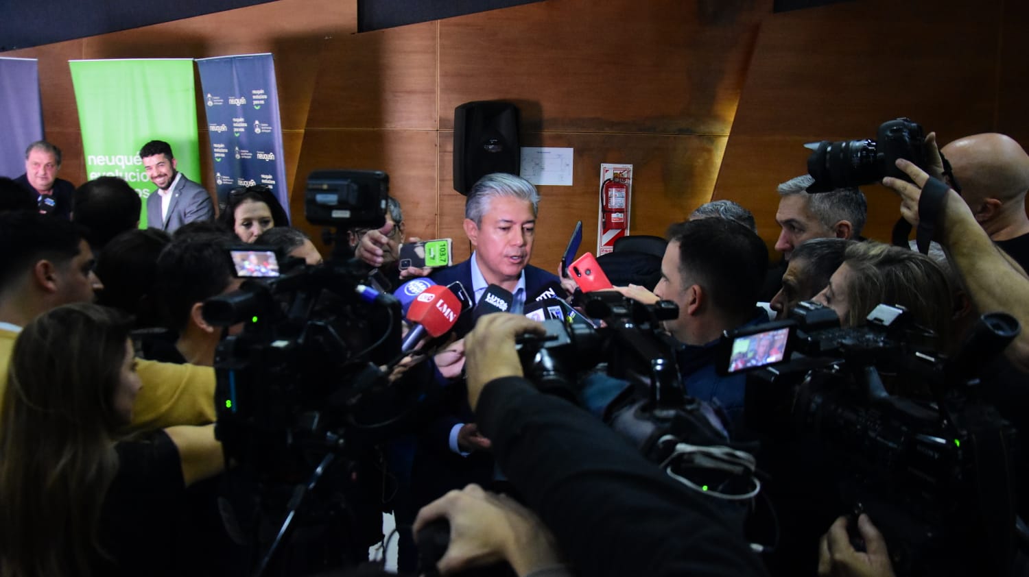 Figueroa anunció el pago de aguinaldos para la administración de Neuquén. Foto: Cecilia Maletti.