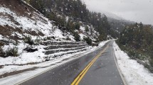 Imagen de Nieve y hielo en las rutas de Neuquén: Defensa Civil pidió transitar «solo si es necesario»