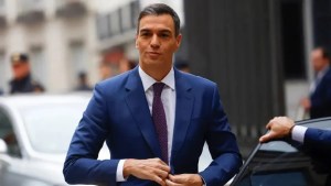 Nuevo round entre Pedro Sánchez y Milei, ahora por el cierre del Ministerio de la Mujer