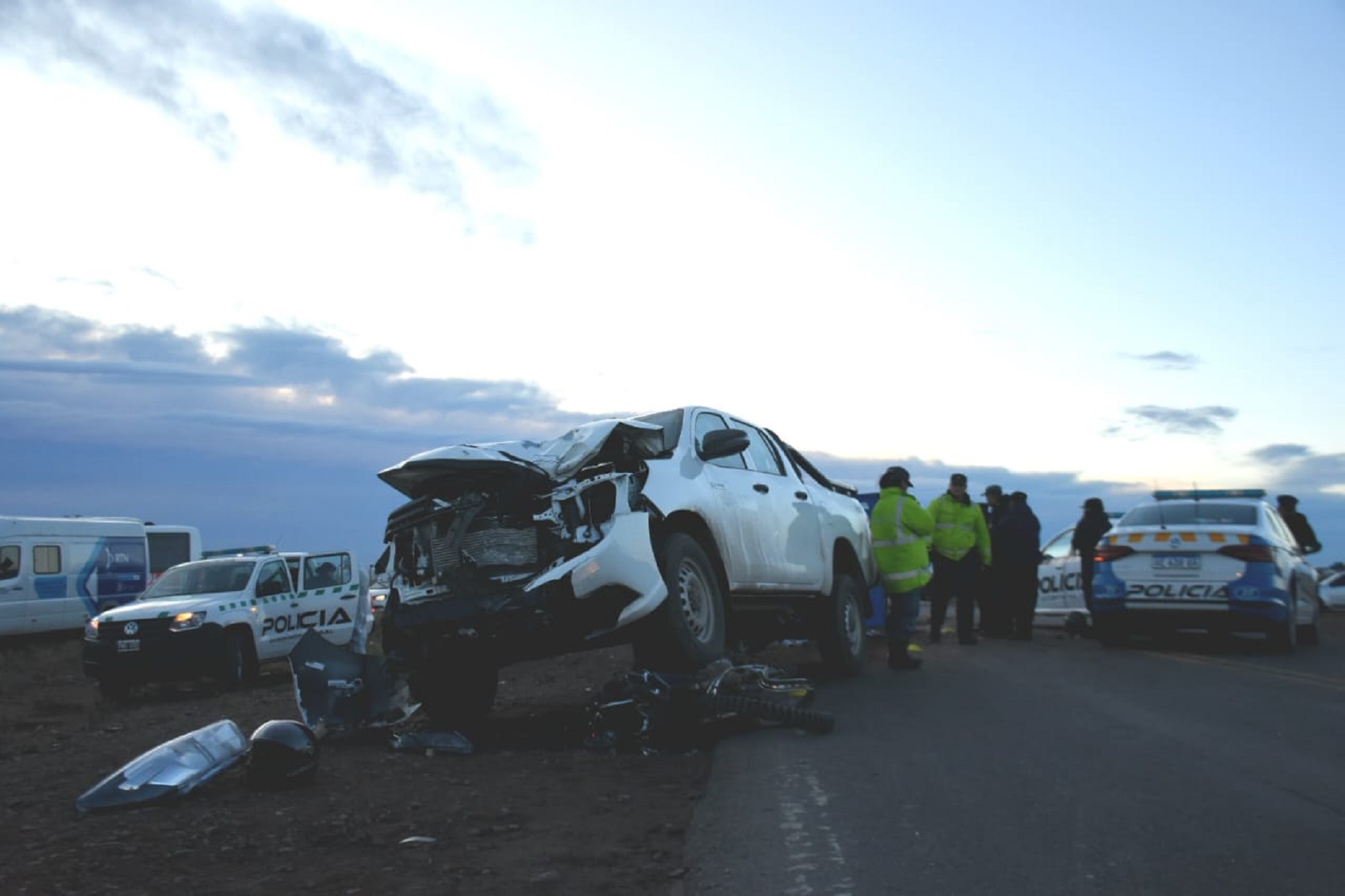 Cuál es el estado de salud de la mujer que sobrevivió al choque en la Autovía Norte de Neuquén. Foro: Matías Subat