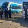 Imagen de VIDEO: Un colectivo chocó el Tren del Valle y es un caos el tránsito del bajo en Neuquén