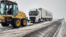 Imagen de Temporal de nieve en Neuquén y Río Negro: sigue cerrado entre Zapala y Primeros Pinos, qué ocurre con la Ruta 40 y 237 este domingo