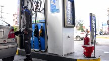 Imagen de Aumento de combustibles por la tasa vial en Neuquén: cuánto costarán la nafta y gasoil