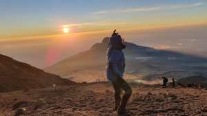 De no saber nada de trekking a escalar el Kilimanjaro: la hazaña de Silvia, la argentina de 67 años