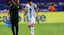 Imagen de Tata Martino reveló detalles sobre la lesión que sufrió Messi en la Copa América: «Tuvo una entorsis»