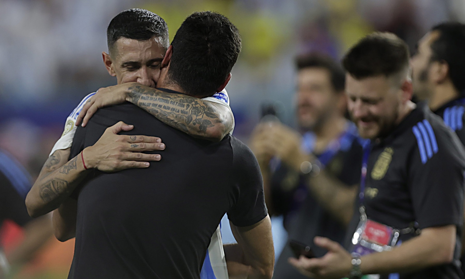 Ángel Di María junto a Lionel Scaloni tras ganar la Copa América. Foto: FBaires.