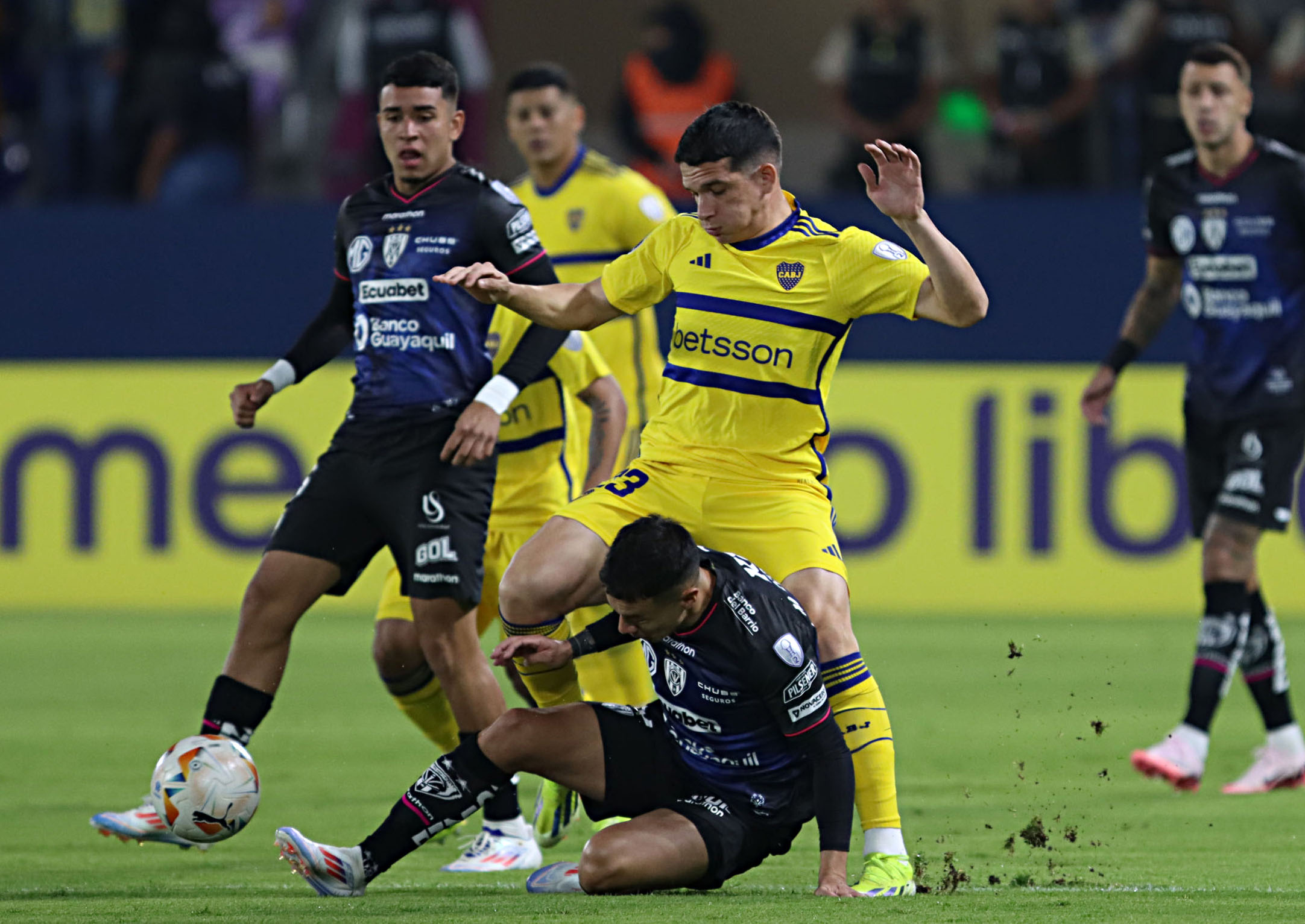 Boca recibe a Independiente del Valle con el objetivo de cerrar la serie en casa y seguir en la Sudamericana.
Fotos :API /Rolando Enríquez