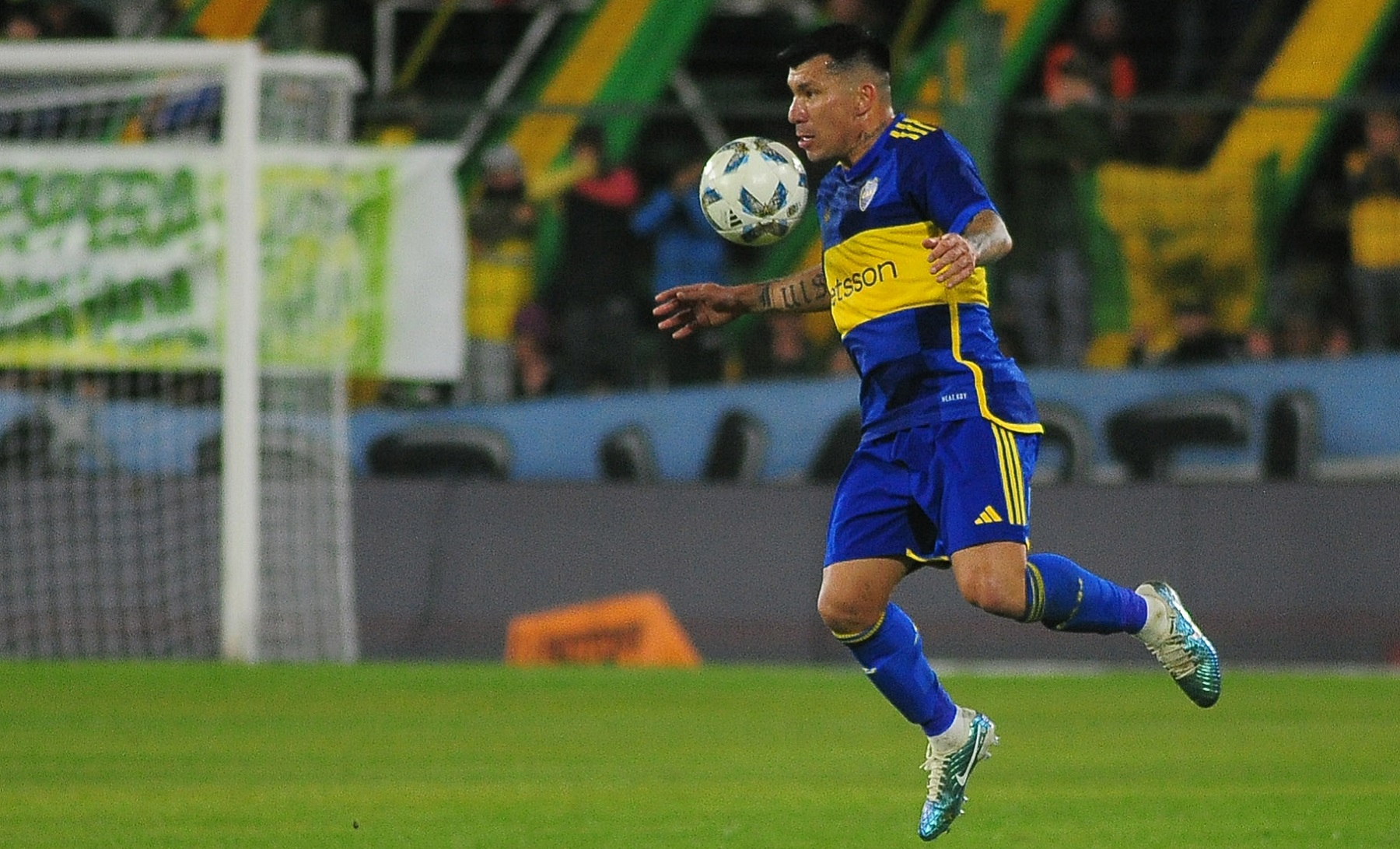 Gary Medel durante su retorno a Boca. Foto: FBaires.