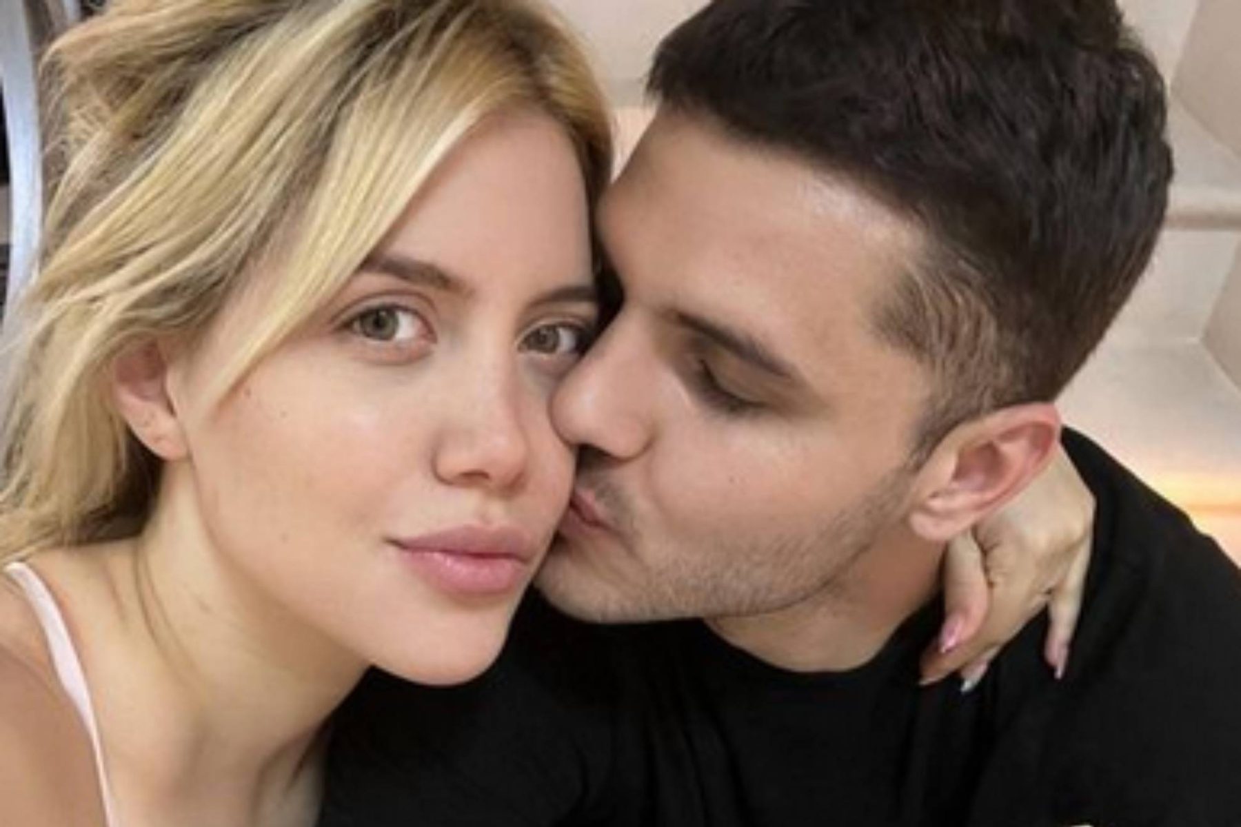 Bomba! Apareció una foto de Wanda Nara llorando durante una charla con Mauro  Icardi - Diario Río Negro