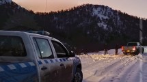 Imagen de Una familia de turistas quedó varada por la nieve en la Ruta 63, en Neuquén: ¿cuál es su estado?