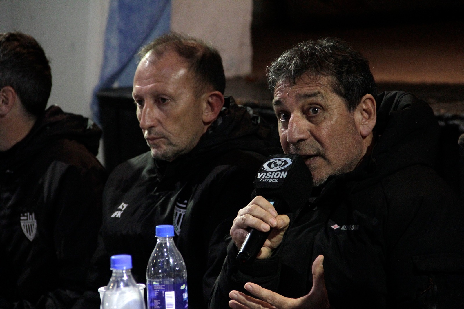 Beto Ramírez, presidente de la subcomisión de fútbol en la presentación del DT, Gabriel Nasta. (Foto: Oscar Livera)