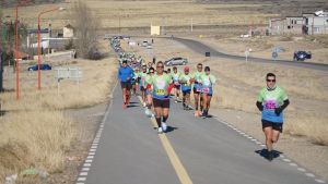 Roxana Flores y Alexis Corrías se quedaron con la victoria en la media maratón de Zapala