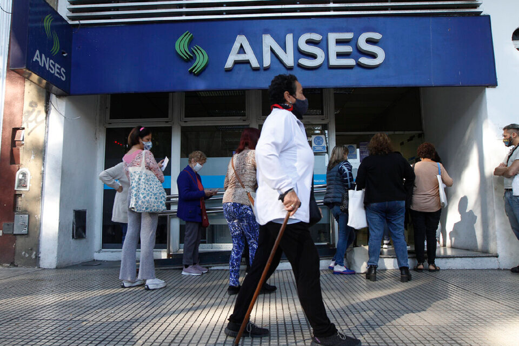 El cronograma de pagos completo de Anses para jubilados y pensionados en agosto 2024. 