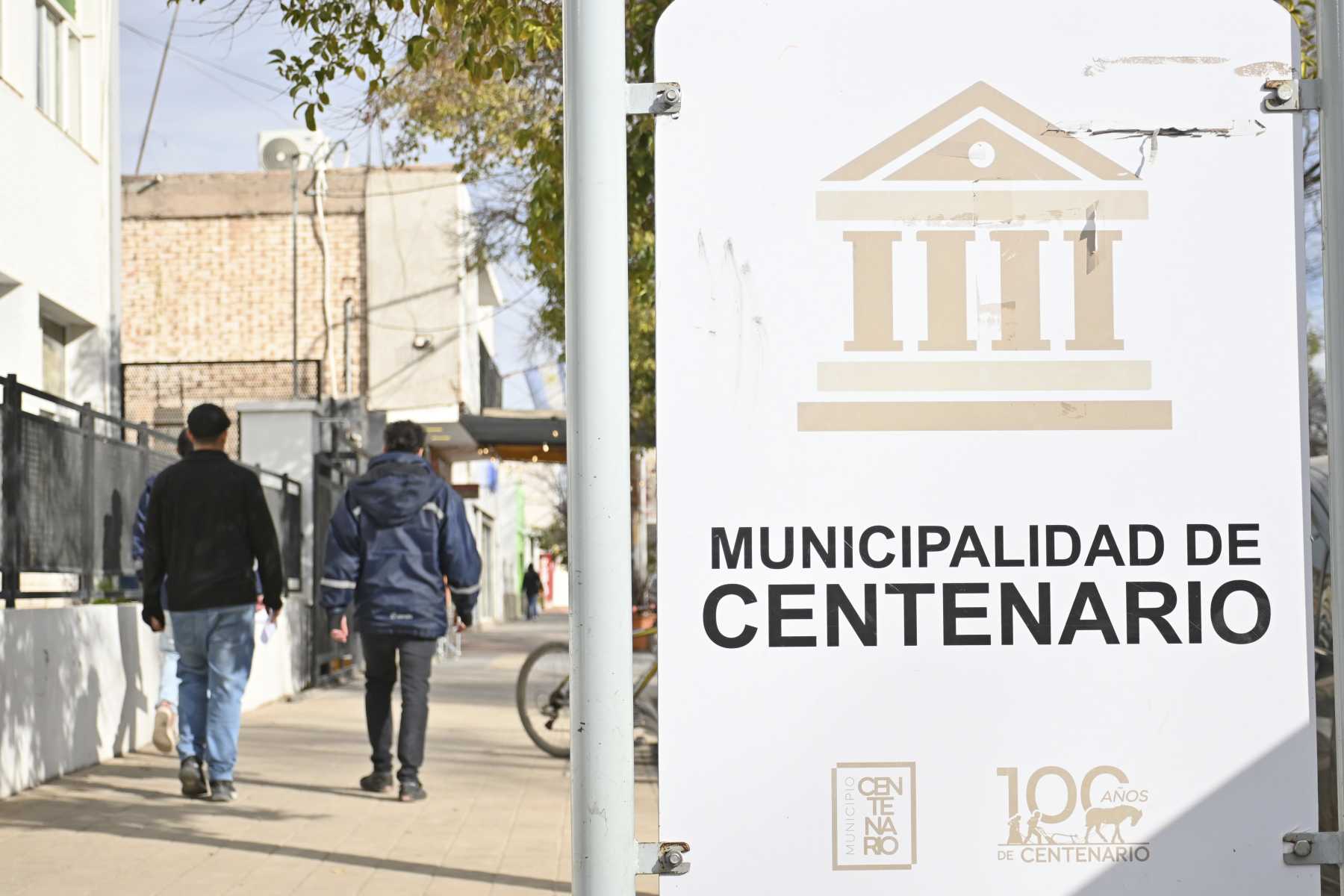 La municipalidad de Centenario sigue en conflicto con ATE por el cese de contratos (foto Florencia Salto)