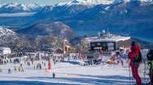 Imagen de Vacaciones de invierno 2024 en San Martín de los Andes: ¿Cómo llegar al cerro Chapelco en colectivo?