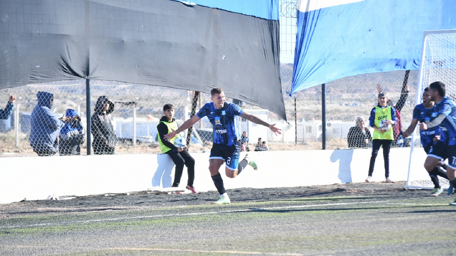 Jonathan Chacón marcó el primer tanto de Deportivo Rincón. Foto: Miguel Huentecol.