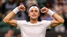 Imagen de ¡Triunfazo de Tomás Etcheverry!: venció a Luca Nardi y avanzó a la segunda ronda en Wimbledon