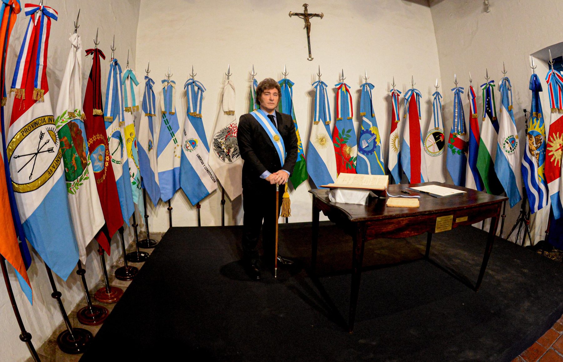 Javier Milei firmó el Pacto de Mayo en Tucumán. Foto: gentileza Presidencia. 