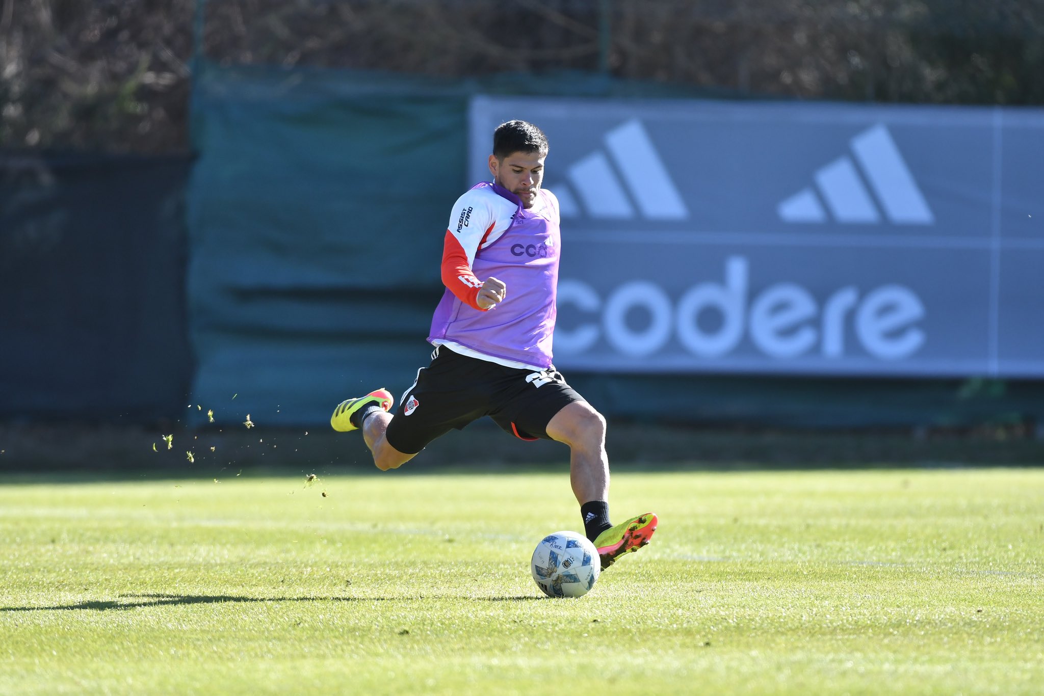 Agustín Sant'Anna se lesionó la rodilla derecha en el amistoso ante Millonarios de Colombia.