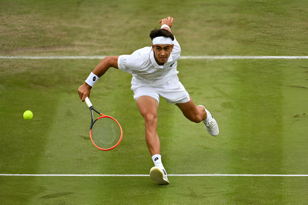 Francisco Comesaña sigue con su sueño en Wimbledon y volvió a ganar en segunda ronda.