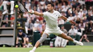 Djokovic se metió en las semifinales de Wimbledon sin jugar y se medirá con Musetti