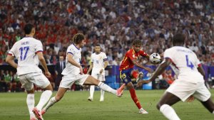 España se lo dio vuelta a Francia y es el primer finalista de la Eurocopa