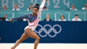 Simone Biles volvió a brillar y Estados Unidos se quedó con el oro en gimnasia artística