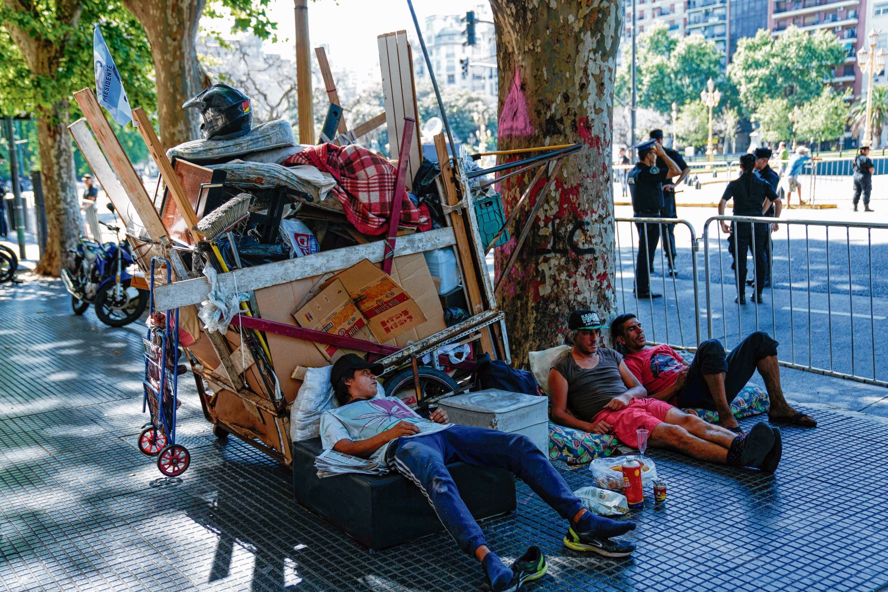 Argentina viene atravesada por un cruel invierno con inédito desempleo, hambre y frío.