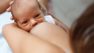 Cómo la lactancia materna ayuda a fortalecer la microbiota intestinal de los bebés