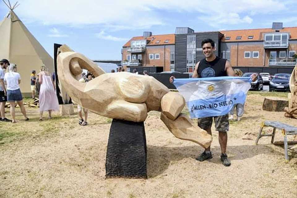 Leo Avalis cerca de partir a Europa a un simposio internacional de escultura. Foto: gentileza. 