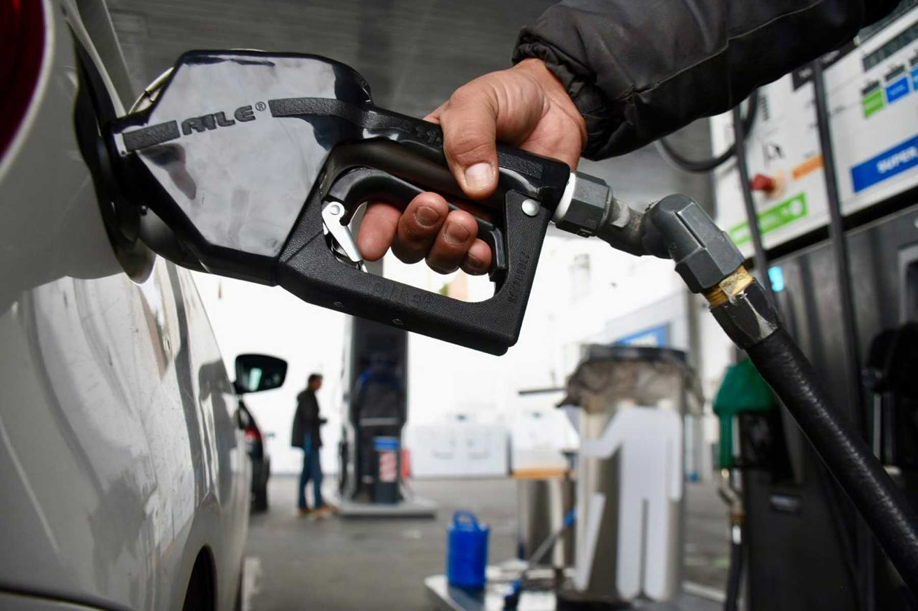 Junín de los Andes se suma a las localidades que aplican la tasa a los combutibles. Foto: Matías Subat, archivo.