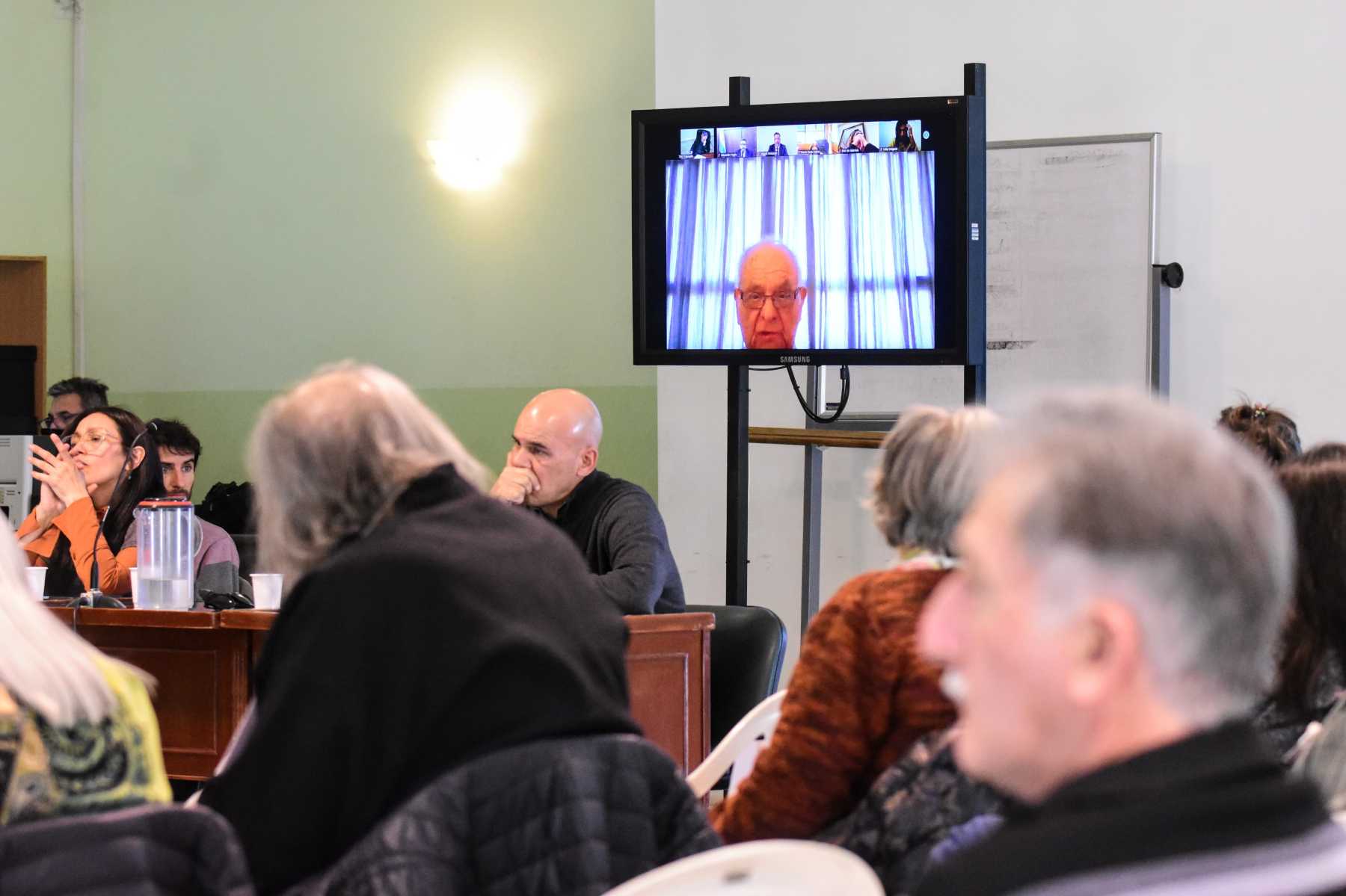 Más de la mitad del público abandonó el juicio con indignación por la indagatoria del ex juez Pedro Duarte (foto Cecilia Maletti)