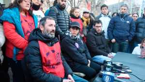 Video | Organizaciones sociales hablaron de los allanamientos en Neuquén: «no es un delito asistir a la gente que no tiene para comer»