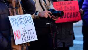 «Liberaron a otro» tras las 33  detenciones del 12 de junio en Buenos Aires, informaron en la movilización de los organismos de Neuquén