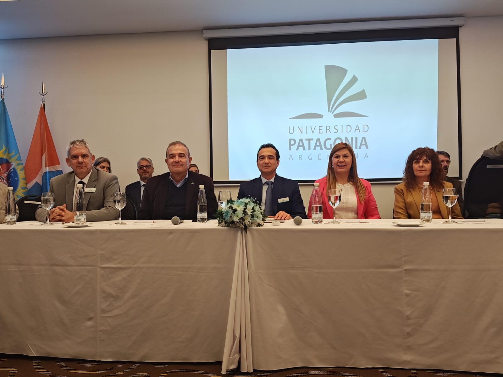 Los vicegobernadores Pedro Pesatti y Gloria Ruiz participaron ayer del lanzamiento de la Universidad Patagonia.