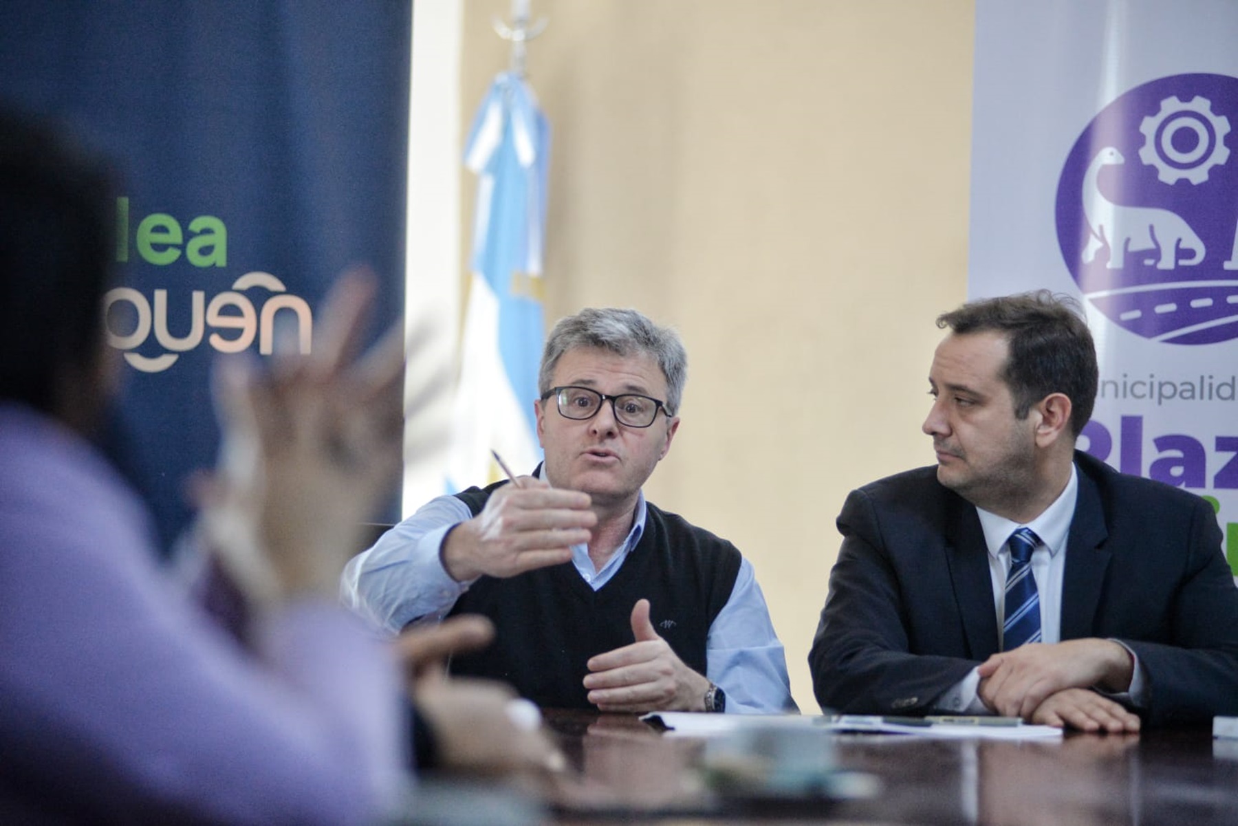 El intendente Claudio Larraza rubricó el acuerdo (Foto: gentileza)