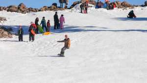 Caída con polémica en Primeros Pinos: denunció que no la atendieron y el parque de nieve la desmintió