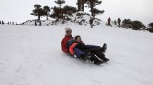 Imagen de Primeros Pinos en vacaciones de invierno: cuánto cuesta alquilar esquíes, trineos y ropa para la nieve en Zapala