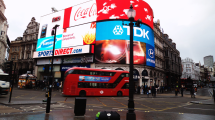 Imagen de Estafa millonaria: Los varados dejaron Escocia y ya están en Londres, pero siguen las «promesas en el aire»