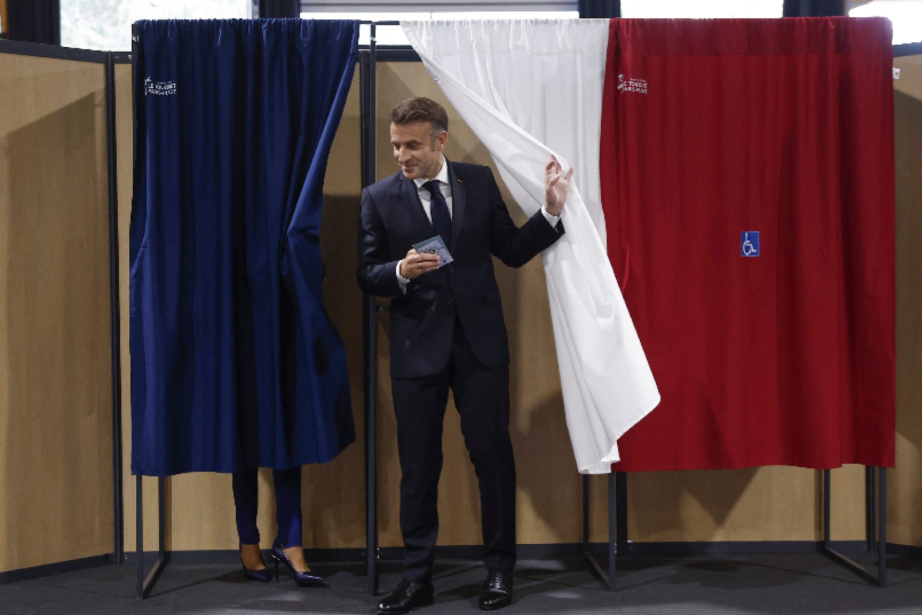 Elecciones en Francia: la coalición de izquierda gana y Marine Le Pen lamenta la derrota. Foto AFP/Mohammed Badra.