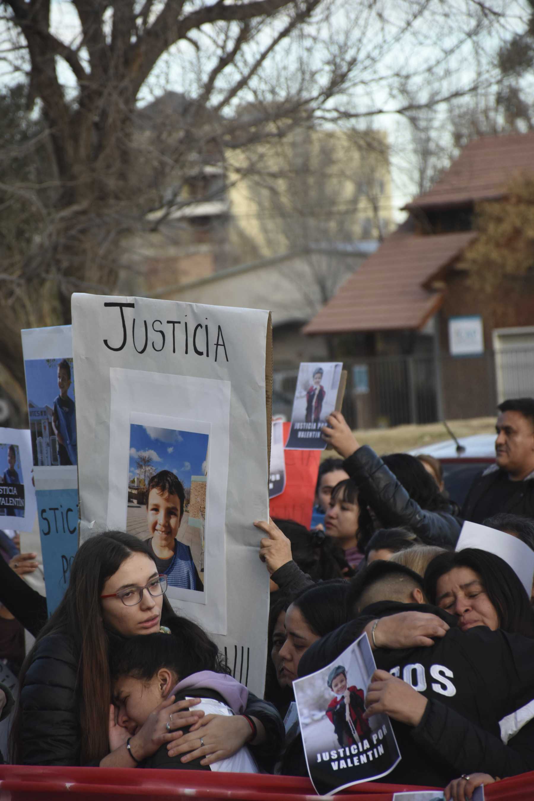 Roca marchó pidiendo justicia por el niño que murió después de una cirugía. Foto: Andrés Maripe.